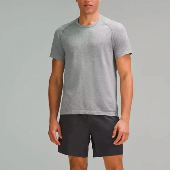 Lululemon Men’s Metal Vent Tech Short-Sleeve Shirt - Picture 2 of 6